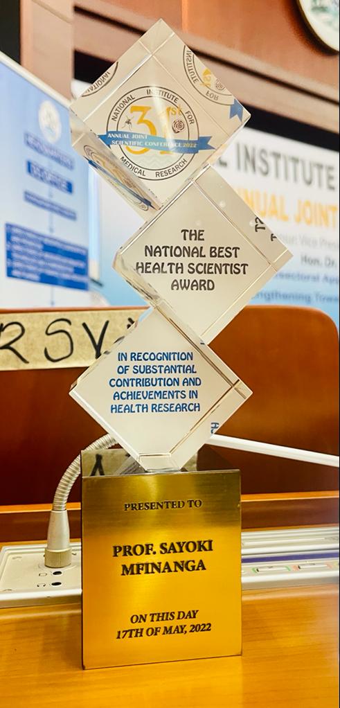 Prof Sayoki gets award